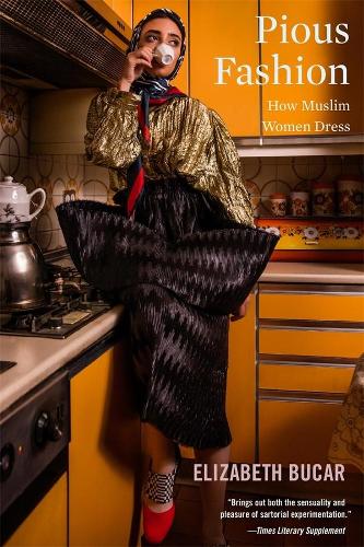 Бумажная книга «Pious Fashion: How Muslim Women Dress», автор Лиз Букар - фото №1