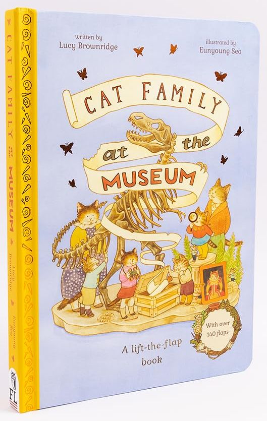 Паперова книга «Cat Family at The Museum», автор Люсі Браунрідж - фото №1