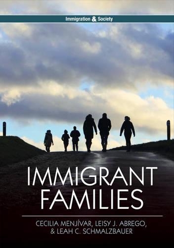 Паперова книга «Immigrant Families», авторів Сесілія Менджівар, Лія К. Шмальцбауер, Лейсі Дж. Абрего - фото №1
