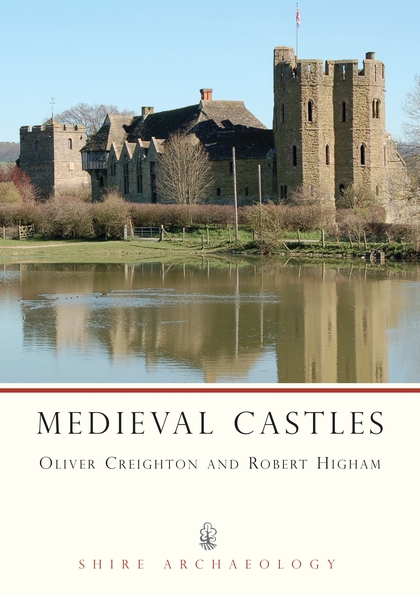 Бумажная книга «Medieval Castles», авторов Оливер Крейтон, Роберт Хайэм - фото №1