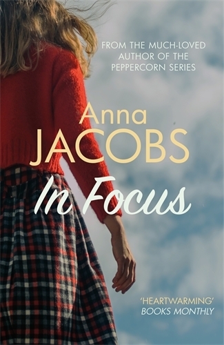 Бумажная книга «In Focus: A moving story of family lost and found from the multi-million copy bestselling author», автор Анна Джейкобс - фото №1
