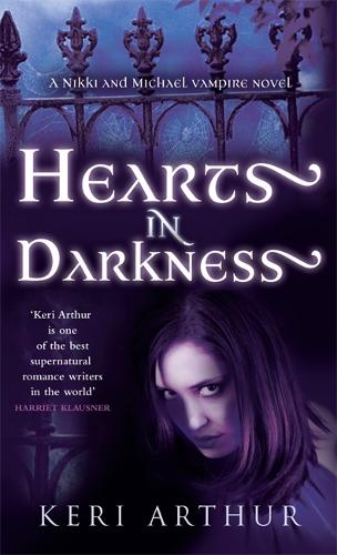 Паперова книга «Hearts In Darkness: Number 2 in series», автор Кері Артур - фото №1