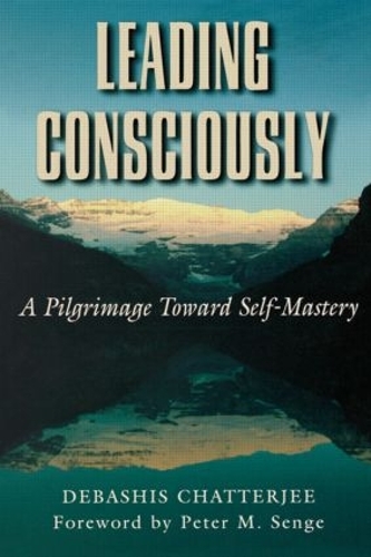 Паперова книга «Leading Consciously», автор Дебашіс Чаттерджі - фото №1