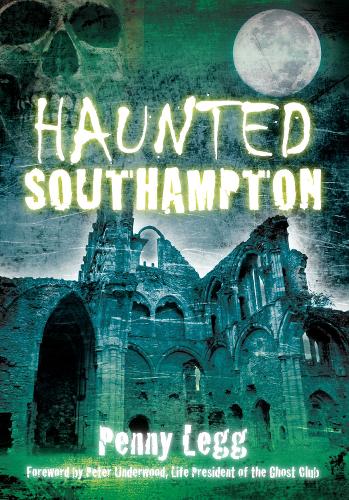 Бумажная книга «Haunted Southampton», автор Пенни Легг - фото №1