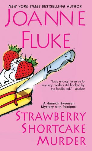 Бумажная книга «Strawberry Shortcake Murder: A Hannah Swensen Mystery», автор Джоанн Флюк - фото №1