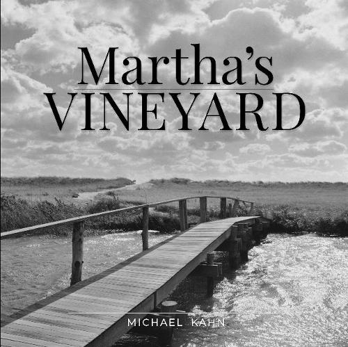 Бумажная книга «Martha's Vineyard», автор Майкл Кан - фото №1