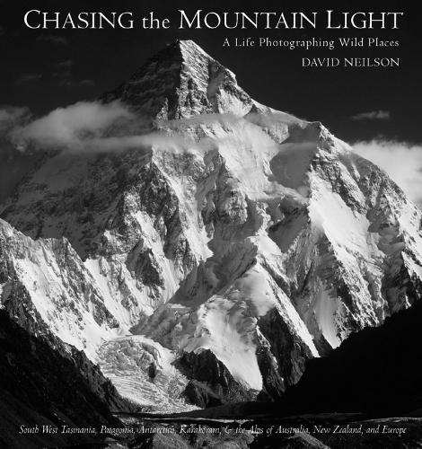 Бумажная книга «Chasing the Mountain Light: A Life Photographing Wild Places», автор Дэвид Нилсон - фото №1