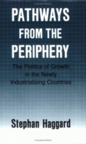 Бумажная книга «Pathways from the Periphery: The Politics of Growth in the Newly Industrializing Countries», автор Стефан Хаггард - фото №1