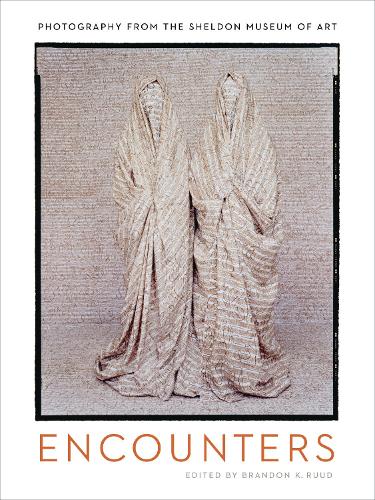 Бумажная книга «Encounters: Photography from the Sheldon Museum of Art», автор Музей искусств Шелдона - фото №1