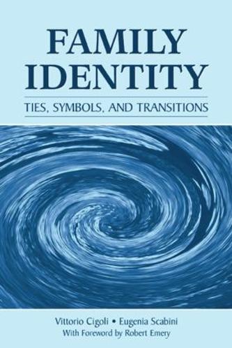 Паперова книга «Family Identity: Ties, Symbols, and Transitions», авторів Євгенія Скабіні, Вітторіо Чіголі - фото №1