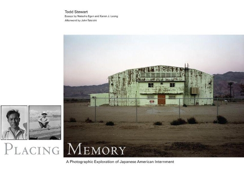Бумажная книга «Placing Memory: A Photographic Exploration of Japanese American Internment», авторов Карен Дж. Леонг, Тодд Стюарт - фото №1