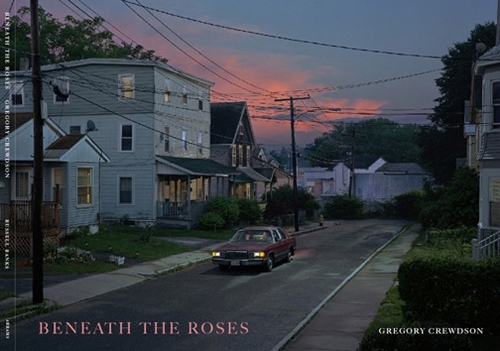 Бумажная книга «Beneath the Roses», автор Грегори Крюдсон - фото №1