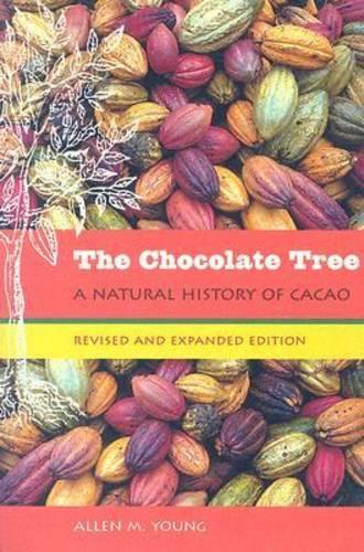 Паперова книга «The Chocolate Tree: A Natural History of Cacao», автор Аллен М. Янг - фото №1