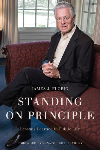 Бумажная книга «Standing on Principle: Lessons Learned in Public Life», автор Джеймс Дж. Флорио - фото №1
