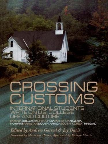 Паперова книга «Crossing Customs: International Students Write on U.S. College Life and Culture», автор Джей Девіс - фото №1