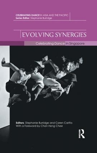 Паперова книга «Evolving Synergies: Celebrating Dance in Singapore» - фото №1