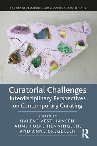 Бумажная книга «Curatorial Challenges: Interdisciplinary Perspectives on Contemporary Curating» - фото №1