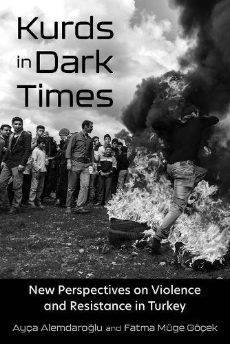 Бумажная книга «Kurds in Dark Times: New Perspectives on Violence and Resistance in Turkey», авторов Али Келес, Эми Бартоломью, Барис Унлю, Делал Айдин, Дениз Дуруиз, Эмине Реззан Караман, Гюллистан Яркин, Хамит Бозарслан, Хазал Атай, Джанет Клейн, Метин Атмака, Майкл Фергюсон, Ниса Гёксель, Русен Фират Гюллюоглу, Сефика Кумрал - фото №1