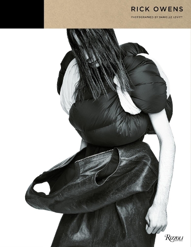 Бумажная книга «Rick Owens Fashion», авторов Даниэль Левитт, Рик Оуэнс - фото №1