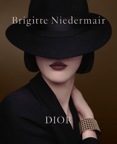 Бумажная книга «Niedermair, Dior: Drawing / Photography», авторов Брижит Нидермайр, Оливье Габет - фото №1