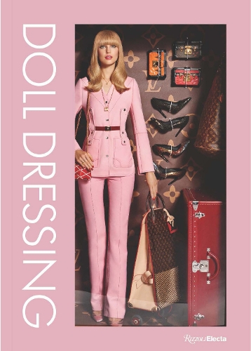 Бумажная книга «Doll Dressing: Fashion from Barbie to Bratz and Beyond», авторов Коллин Хилл, Мартин Маржела - фото №1