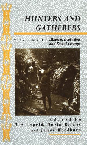 Паперова книга «Hunters and Gatherers (Vol I): Vol I: History, Evolution and Social Change» - фото №1