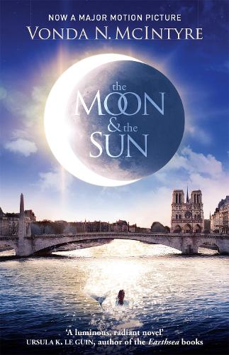 Бумажная книга «The Moon and the Sun: Now a Major Film!», автор Вонда Н. Макинтайр - фото №1