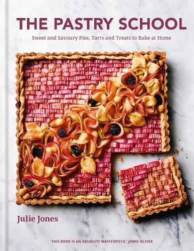 Бумажная книга «The Pastry School: Sweet and Savoury Pies, Tarts and Treats to Bake at Home», автор Джули Джонс - фото №1