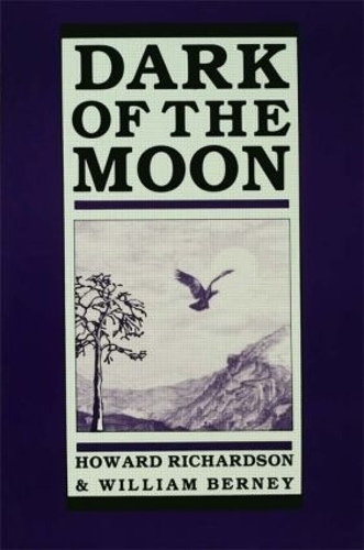 Бумажная книга «Dark of the Moon», авторов Говард Ричардсон, Уильям Берни - фото №1