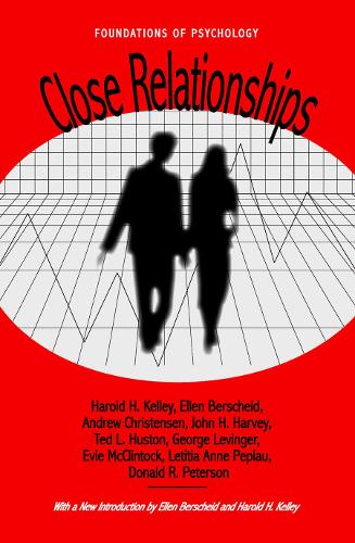 Паперова книга «Close Relationships», авторів Ендрю Крістенсен, Дональд Р. Петерсон, Еллен Бершайд, Еві МакКлінток, Джордж Левінгер, Гарольд Х. Келлі, Джон Х. Харві, Летиція Енн Пеплау, Тед Л. Г'юстон - фото №1