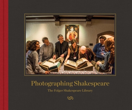 Паперова книга «Photographing Shakespeare: The Folger Shakespeare Library», авторів Еллен Манчестерд, Роберт Доусон - фото №1