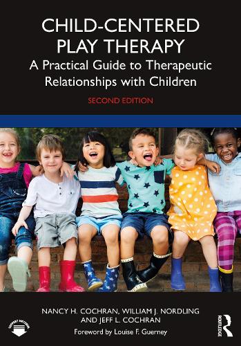 Паперова книга «Child-Centered Play Therapy: A Practical Guide to Therapeutic Relationships with Children», авторів Джефф Л. Кокран, Ненсі Г. Кокран, Вільям Дж. Нордлінг - фото №1
