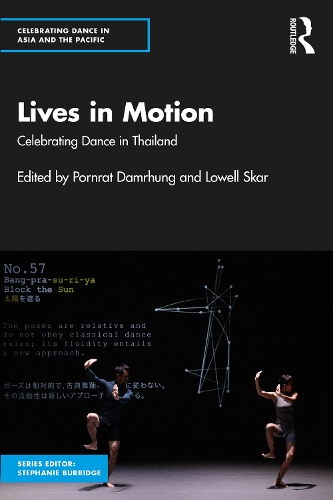 Бумажная книга «Lives in Motion: Celebrating Dance in Thailand» - фото №1