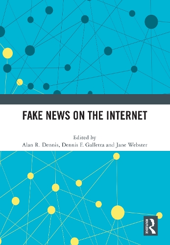 Паперова книга «Fake News on the Internet» - фото №1