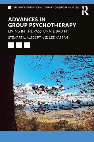 Бумажная книга «Advances in Group Psychotherapy: Living in the Passionate Bad Fit», автор Стюарт Л. Аледорт - фото №1