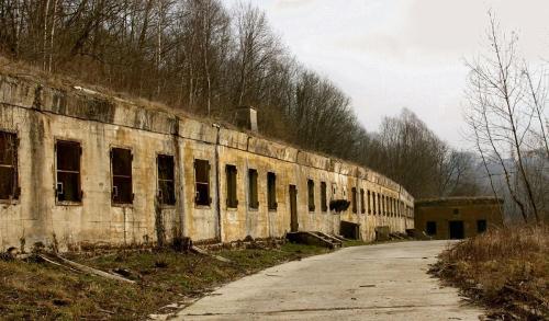 Бумажная книга «Hitler's Headquarters in the West: Then and Now», автор Жан-Поль Палло - фото №1
