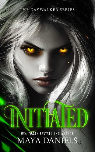 Бумажная книга «Initiated: A Vampire Urban Fantasy Series», автор Майя Дэниелс - фото №1