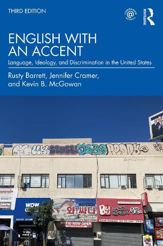 Бумажная книга «English with an Accent: Language, Ideology, and Discrimination in the United States», авторов Дженнифер Крамер, Кевин Б. Макгоуэн - фото №1