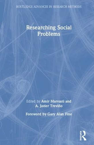 Паперова книга «Researching Social Problems» - фото №1