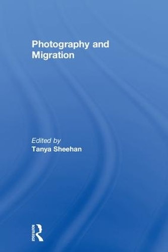 Паперова книга «Photography and Migration» - фото №1