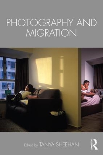 Паперова книга «Photography and Migration» - фото №1