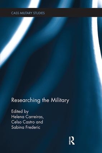 Паперова книга «Researching the Military» - фото №1