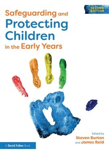 Паперова книга «Safeguarding and Protecting Children in the Early Years» - фото №1