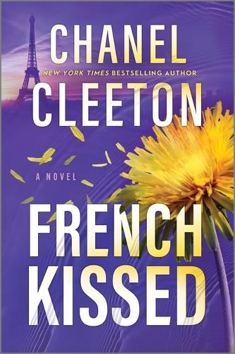 Паперова книга «French Kissed», автор Шанель Клітон - фото №1