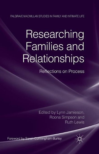 Паперова книга «Researching Families and Relationships: Reflections on Process», авторів Керолайн Кінг, Чжун Ерік Чен - фото №1