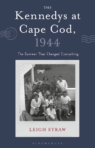 Паперова книга «The Kennedys at Cape Cod, 1944: The Summer That Changed Everything», автор Лі Строу - фото №1