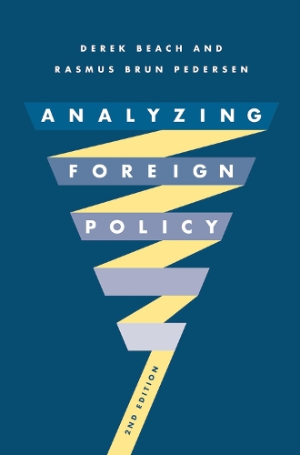 Паперова книга «Analyzing Foreign Policy», авторів Дерек Біч, Расмус Брун Педерсен - фото №1
