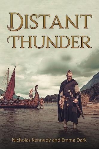 Бумажная книга «Distant Thunder», авторов Эмма Дарк, Николас Кеннеди - фото №1