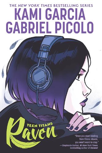 Бумажная книга «Teen Titans: Raven», авторов Габриэль Пиколо, Ками Гарсия - фото №1