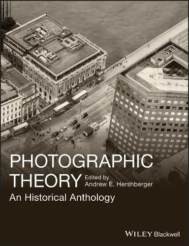 Паперова книга «Photographic Theory: An Historical Anthology», автор Ендрю Е. Гершбергер - фото №1